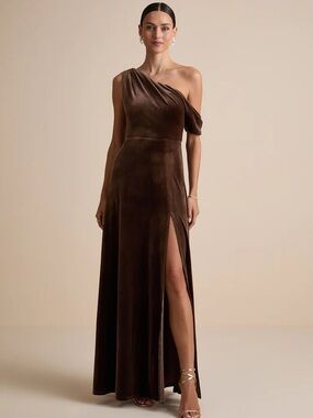 Lulu's One-Shoulder Chocolate Velvet Evening Gown